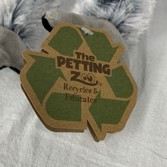 The Petting Zoo Adorable Gray Lemur and Baby Plush Toy - Picture 3 of 9